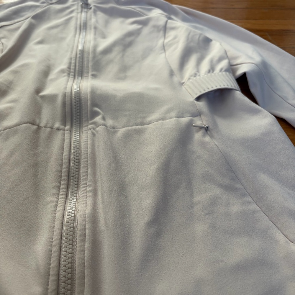 Fabletics white cream workout jacket fitted size M - image 2